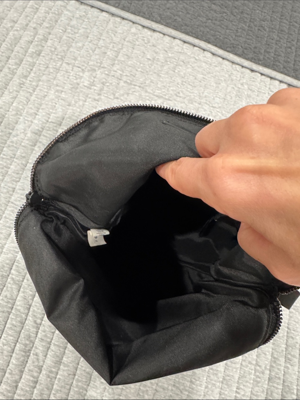 Lululemon All Night Festival Bag 5L - Picture 11 of 15